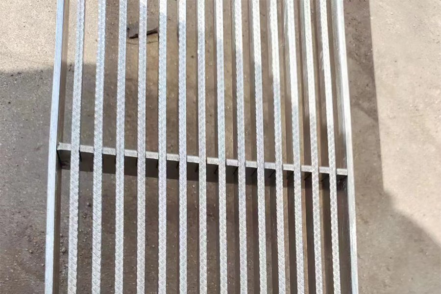 STAINLESS STEEL GRATING 3
